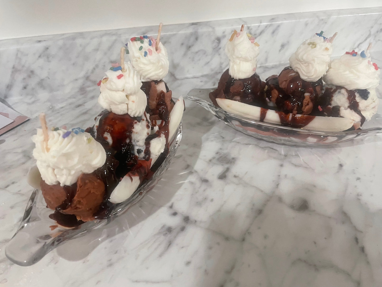 Hot fudge banana split