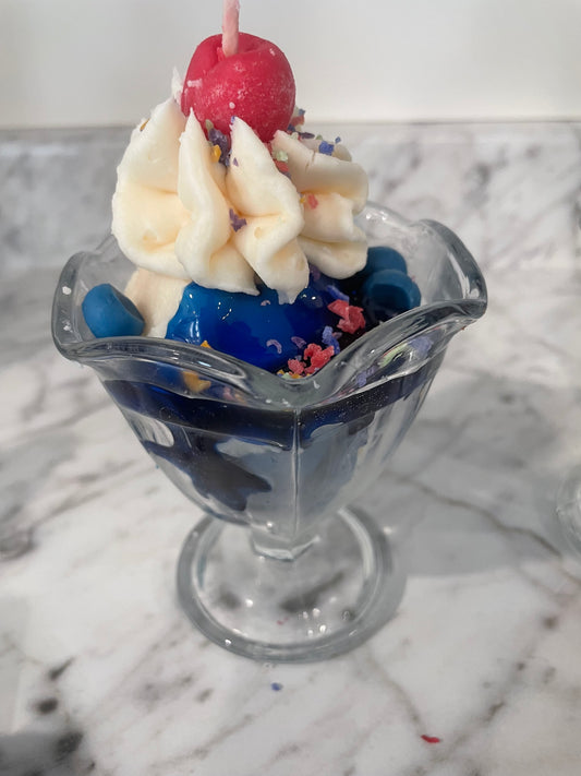 Blueberry sundae