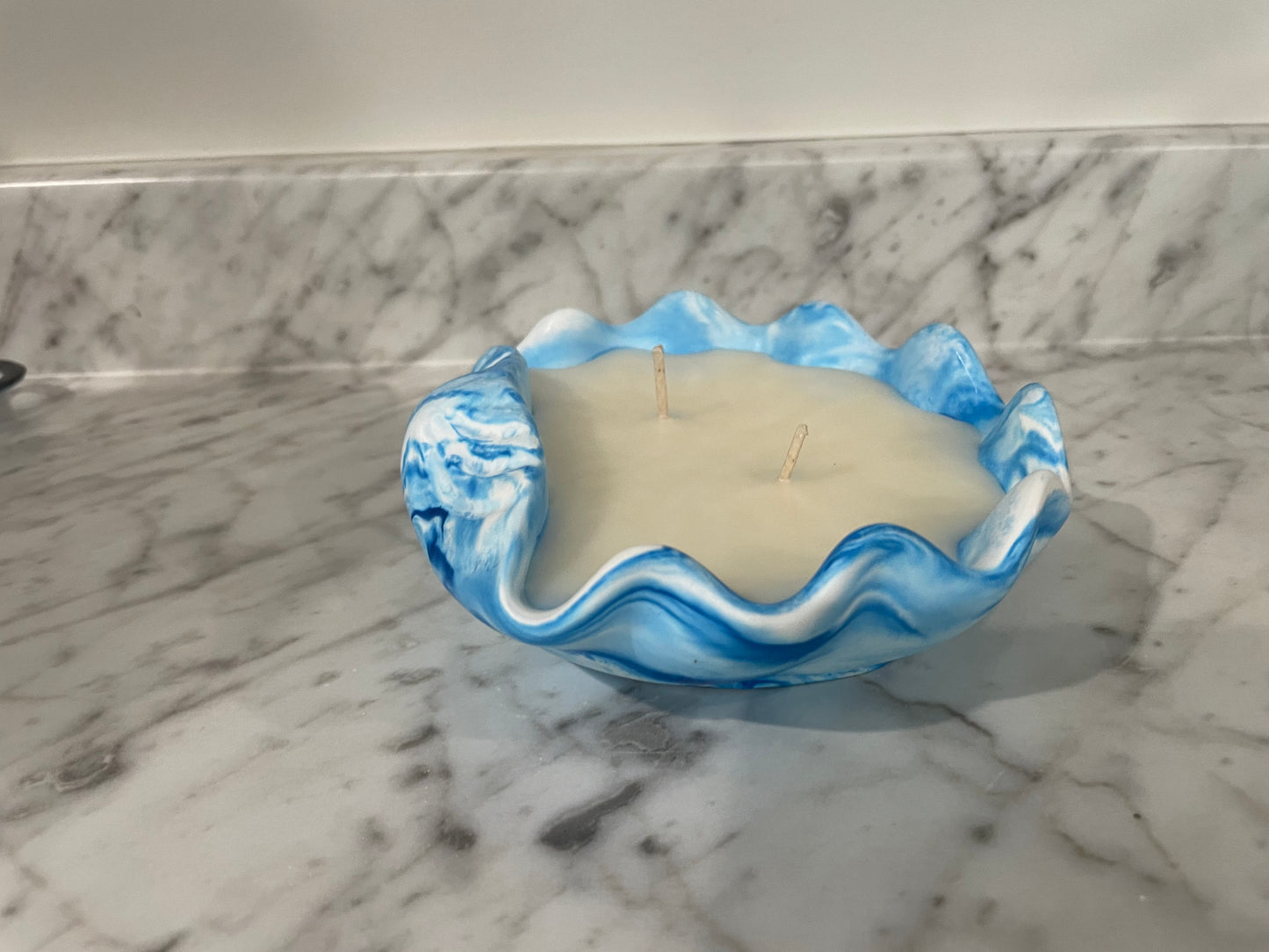 Clamshell candle vessel with ocean waves scent