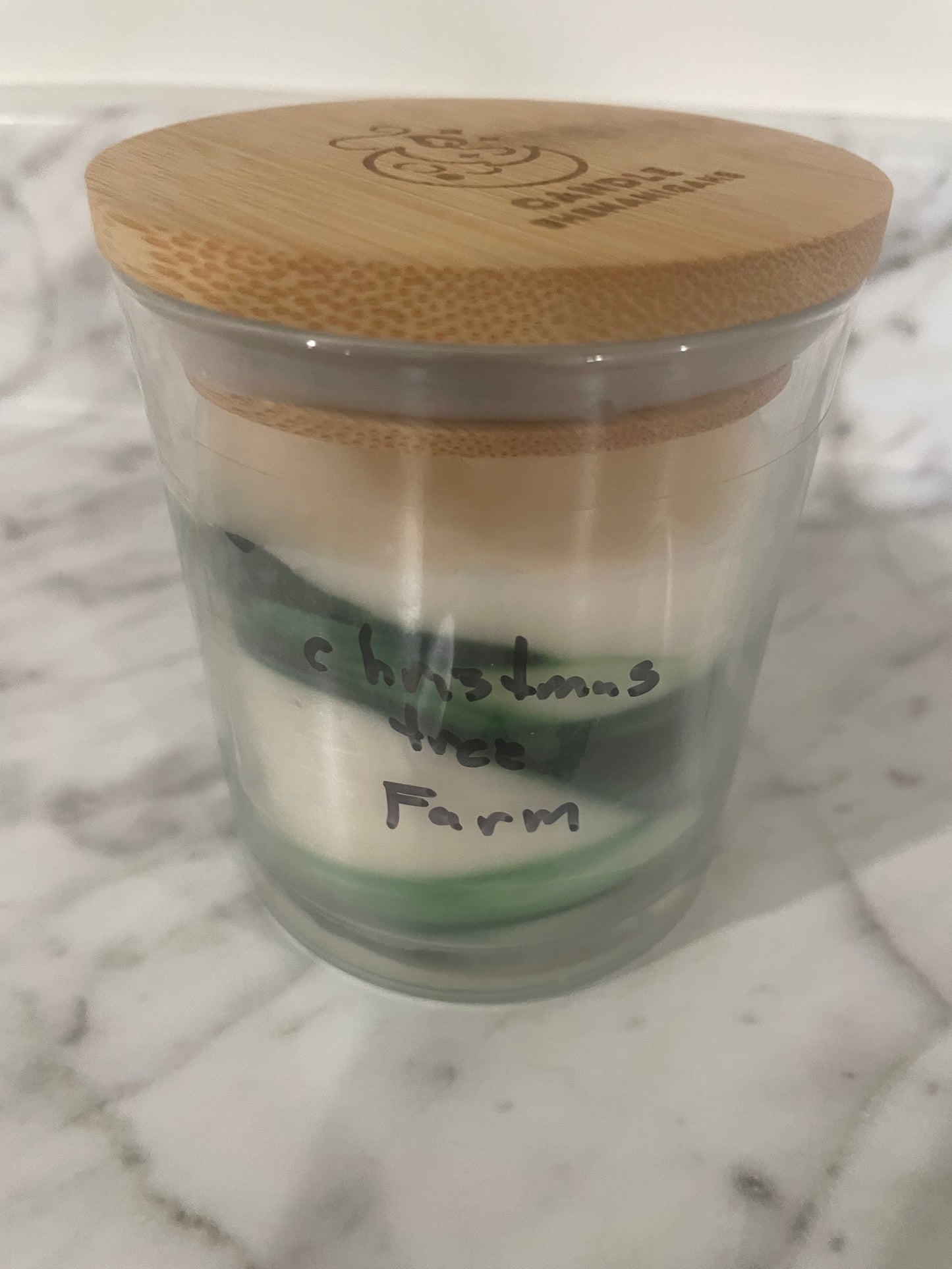 Gingerbread scented candle