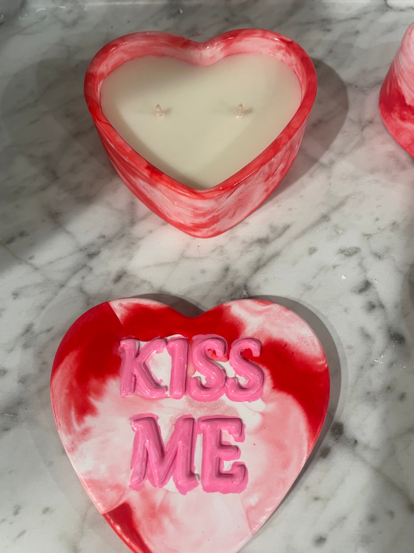 Kiss me red heart candle