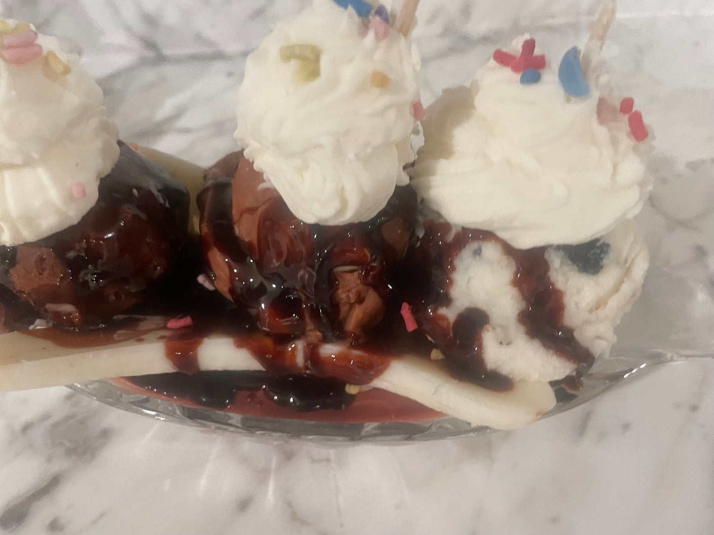 Hot fudge banana split