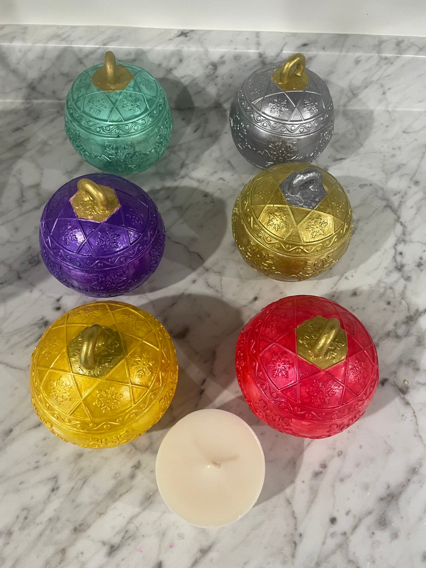 Christmas ornament candle with refill