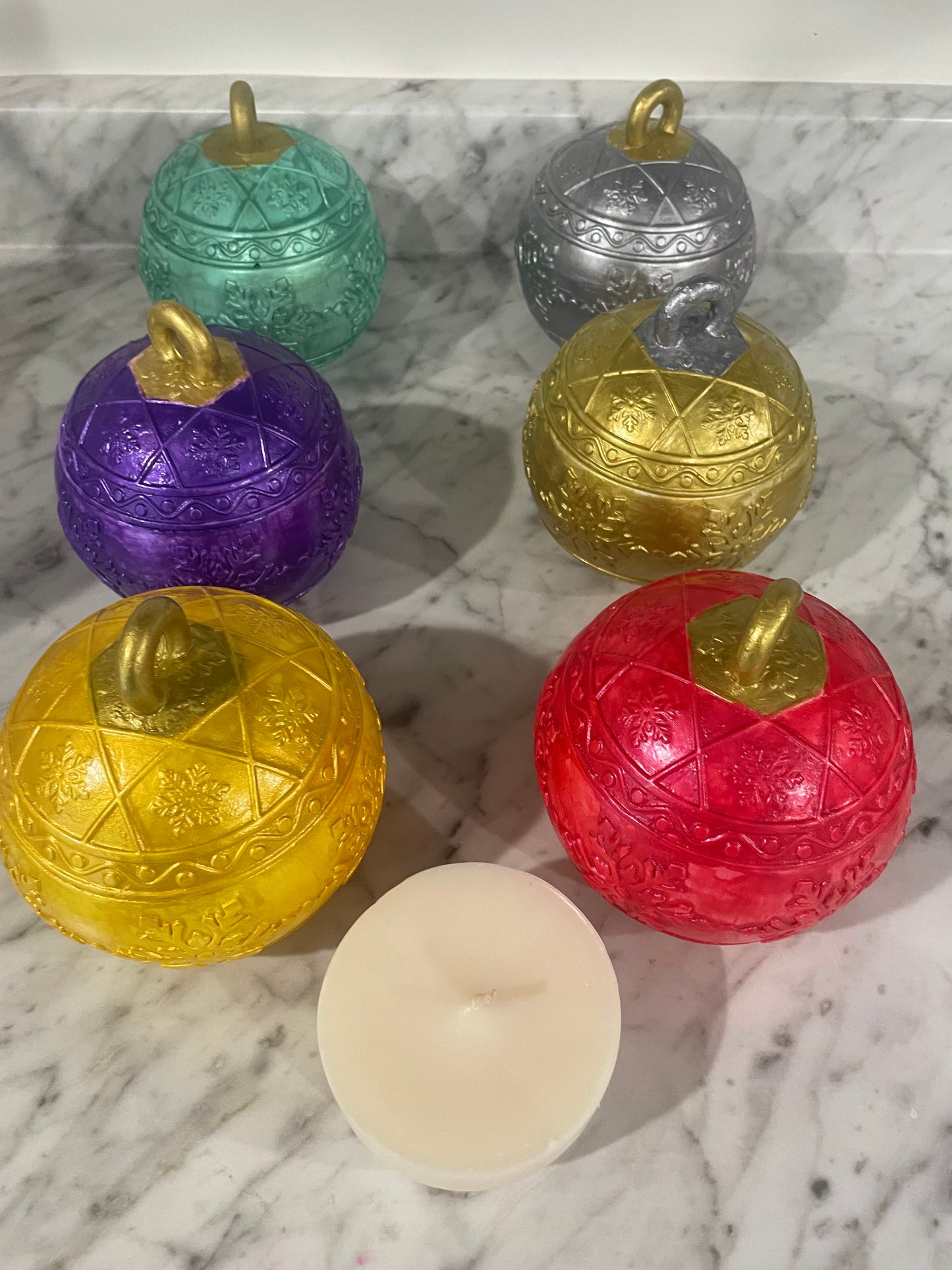 Christmas ornament candle with refill